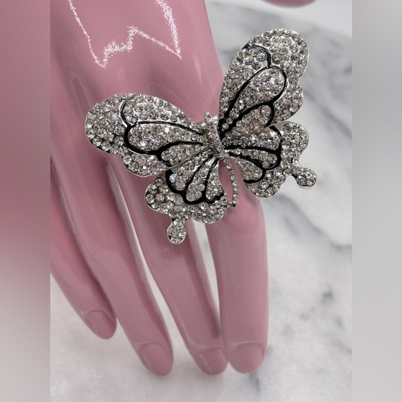 Silver tone & Crystal Chunky‎ Butterfly Stretch Band Ring - Picture 2 of 6